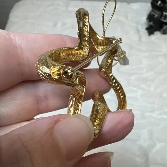 St. John Designer Brooch Pin Open Star Textured Gold Tone Signed
